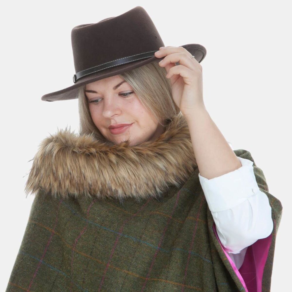 Georgina Shorter Faux-Fur Collar Cape Georgina Shorter Faux-Fur Collar Cape