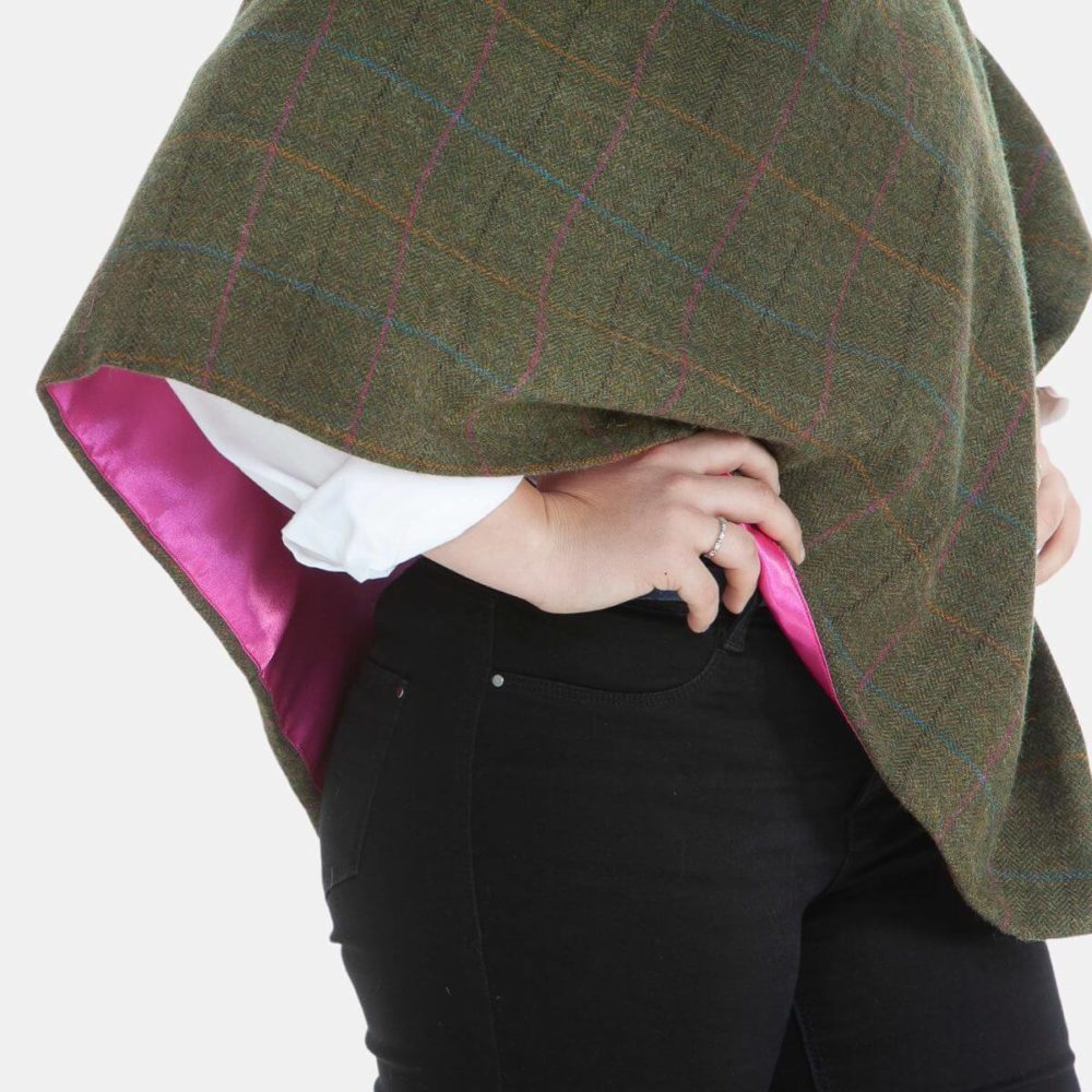 Georgina Shorter Faux-Fur Collar Cape Georgina Shorter Faux-Fur Collar Cape