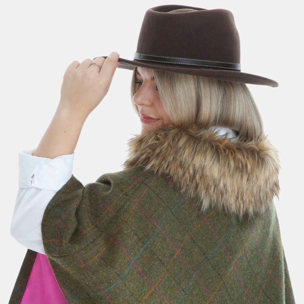 Georgina Shorter Faux-Fur Collar Cape Georgina Shorter Faux-Fur Collar Cape