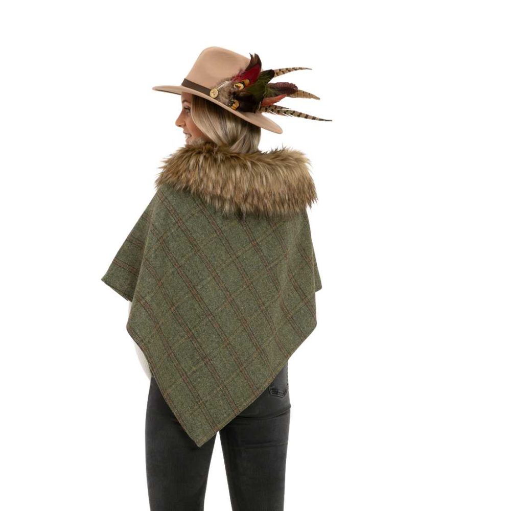 ASCSCFF3 A Ascot Shorter Cape